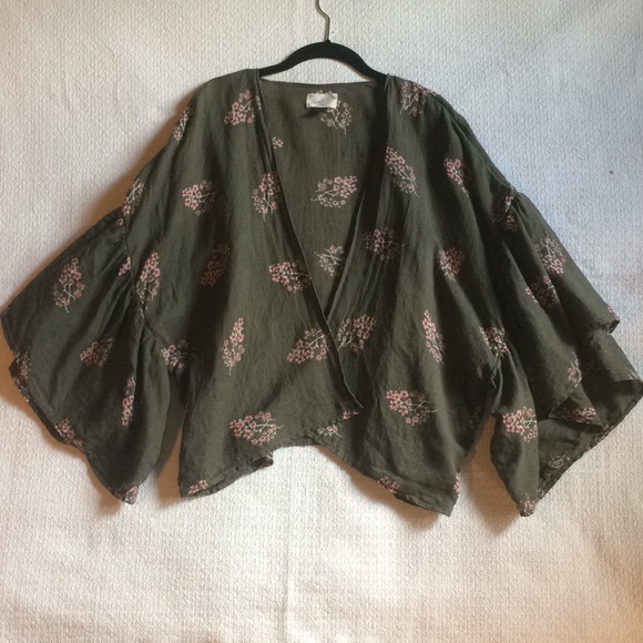 Universal Thread Tops - Universal Thread Flounce Sleeve Wrap OSFM